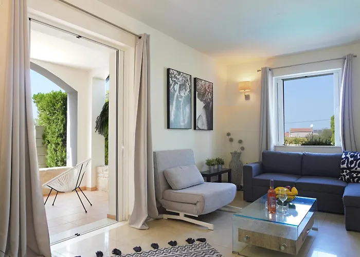 Artdeco Luxury Suites