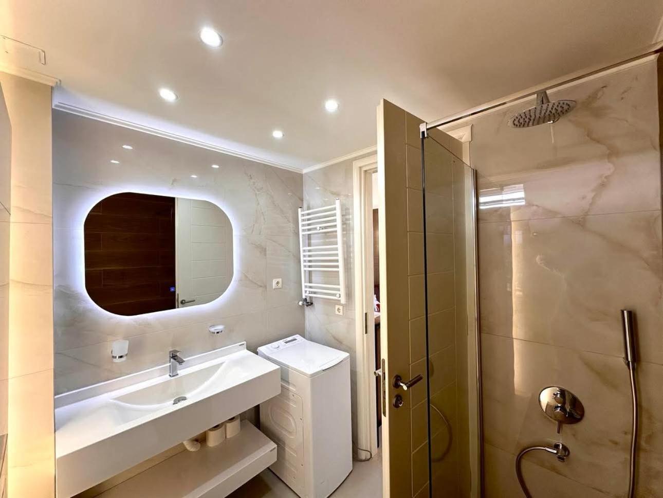 Artdeco Luxury Apartment
